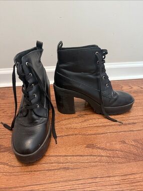🥳 5 for $25 BUNDLE Forever 21 Black Lace-Up Chunky Heel Ankle Boots
